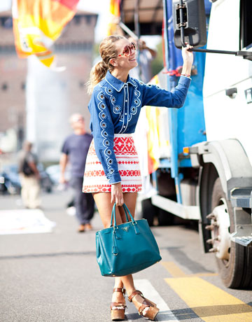 GIRLS with SKIRTS – Color Skirt with patterns